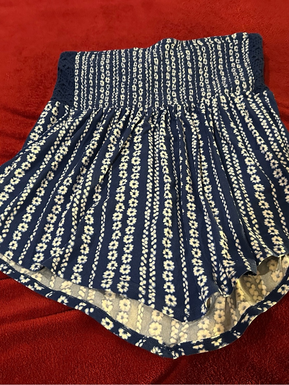 Halter top - Picture 2 of 2